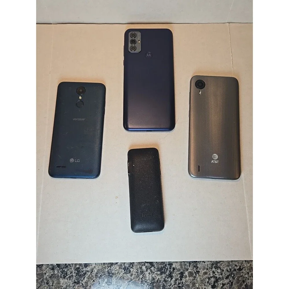 Lot of 4 Mixed Cell Phones - Motorola, LG, AT&T, Kyocera - AS-IS / PARTS